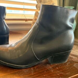 Dolce Vita Black Aggie Ankle Boots